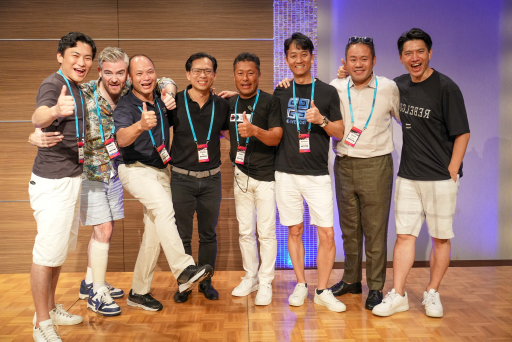EO members celebrating together