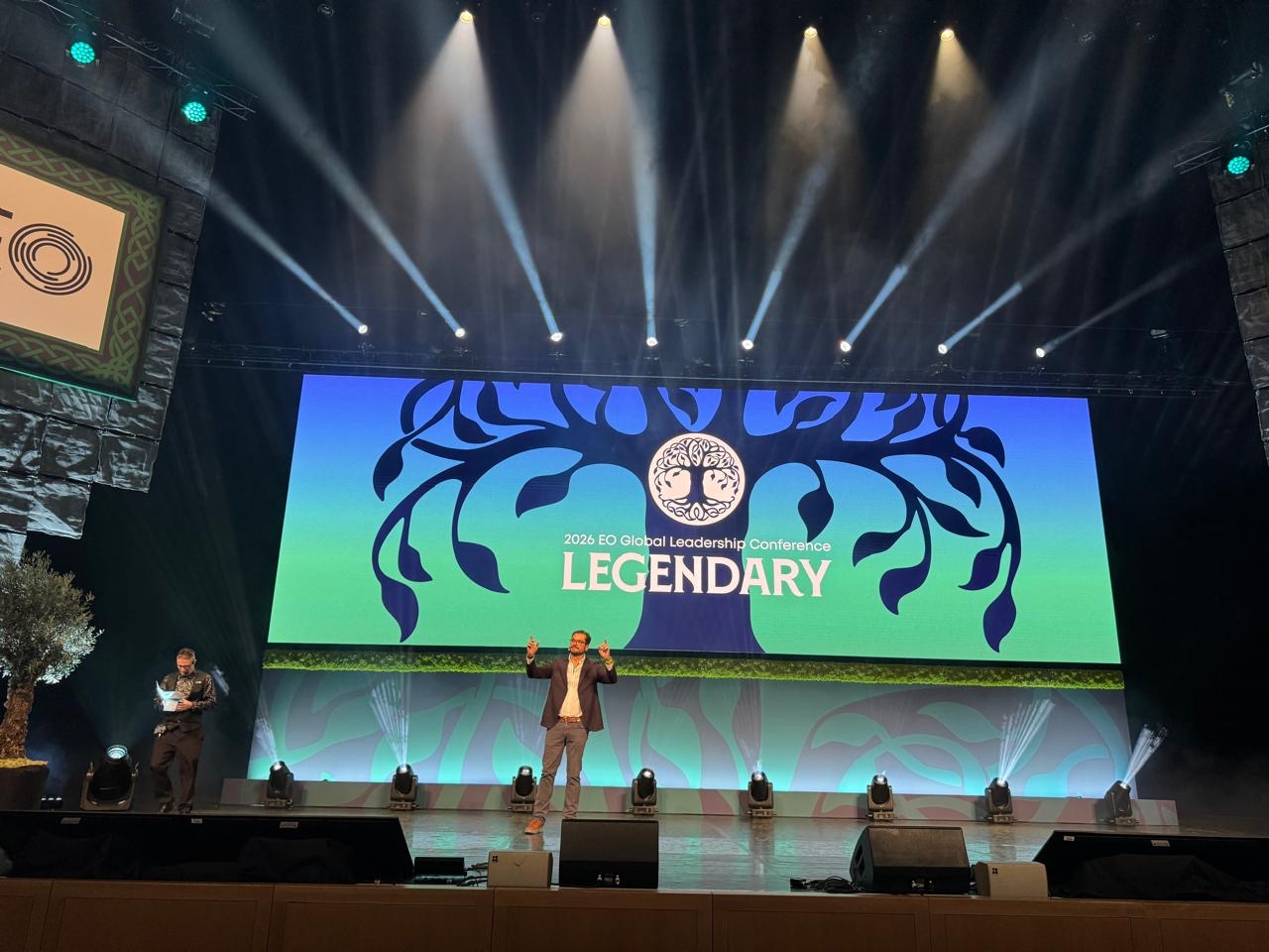 Quini on Stage.jpeg (1)